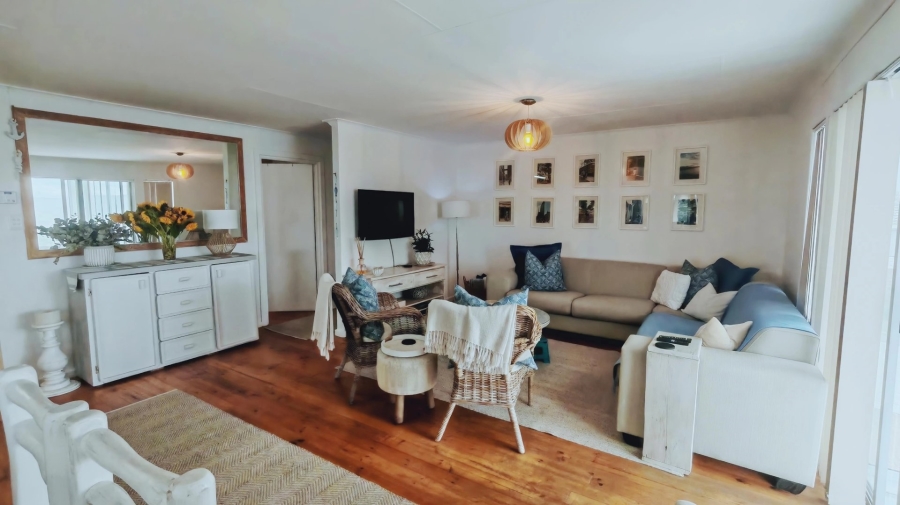 5 Bedroom Property for Sale in Reebok Western Cape